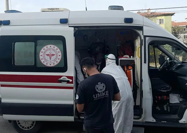 Bir aile daha zehirlendi!: Yedikten bir süre sonra fenalaştılar…